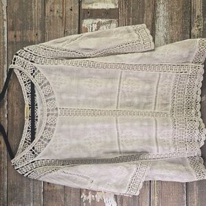 Democracy Cream Lace Blouse, Size L Measures 23" Pit To Pit And 26" In Length